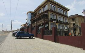 Trippleo'S Hotel