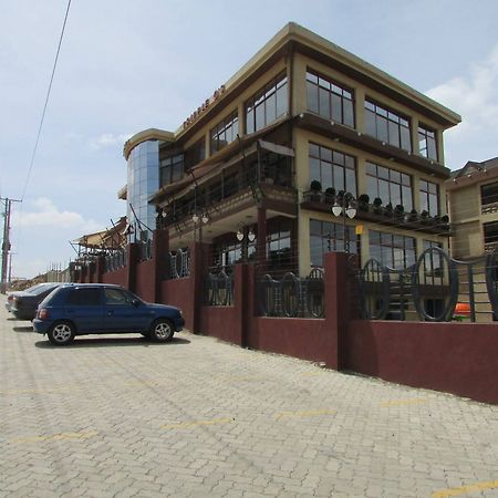 Trippleo'S Hotel Nairobi Exterior photo